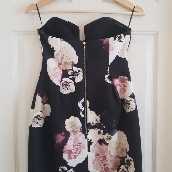 🔥Keepsake divide Tulip dress🔥New with Tags - Picture 4 of 5